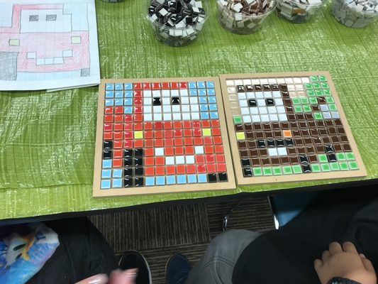 ドット絵の作品をつくっている様子